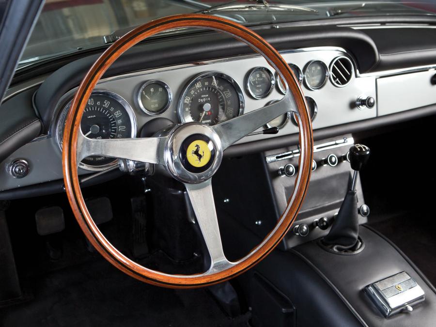  Ferrari 250 GT 2+2 Coupe (Series II) 1961 года  (фото 9 из 13)